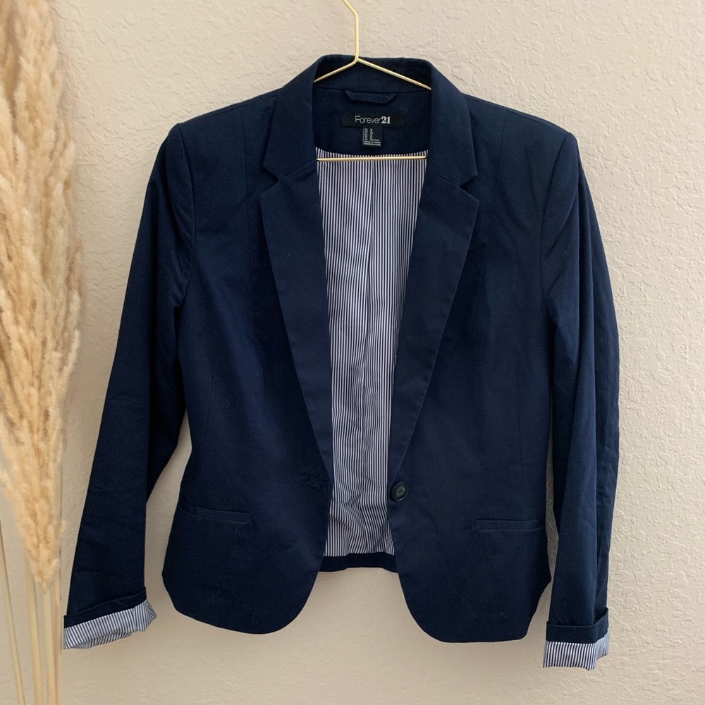 NAVY BLAZER